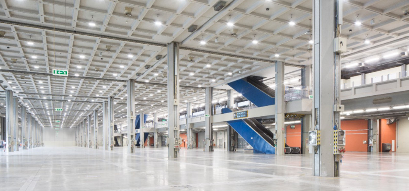 UFO Industrielampe 100W 6000K 11860LM Abstrahlwinkel 110˚ kaltweiß Schutzart IP65 Leistungsstark Schwarz-LED Hallenstrahler 100W-Modisches Aussehen