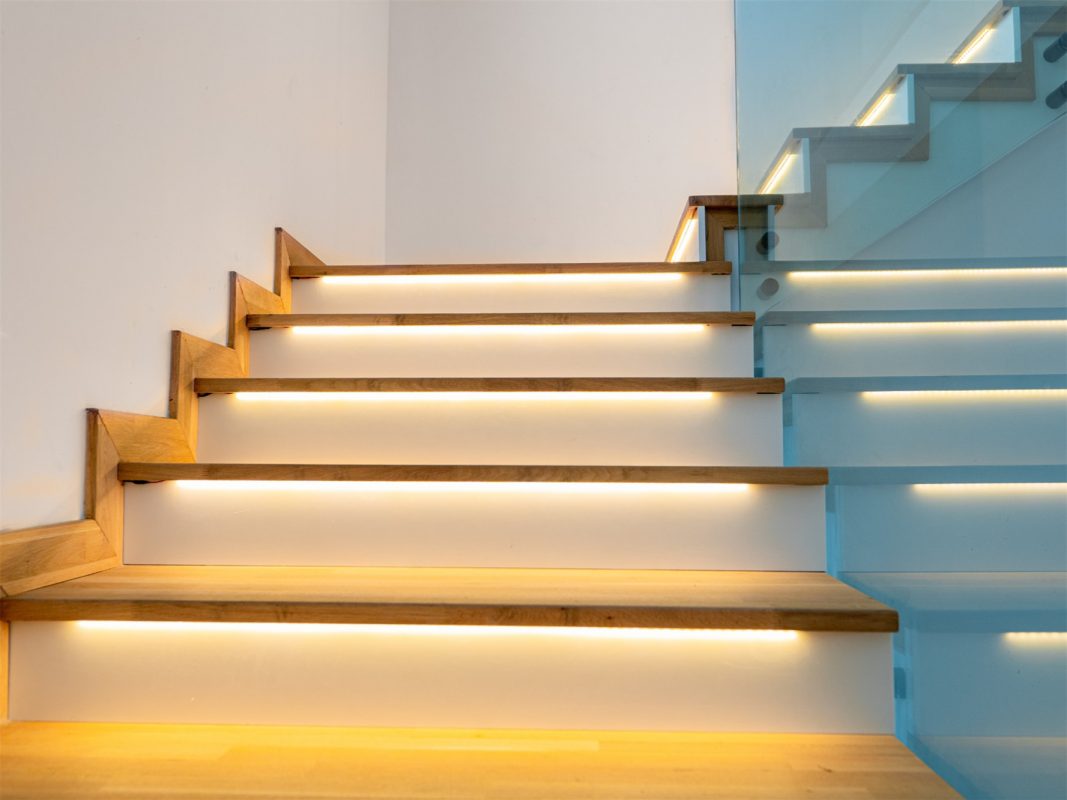 Warum entscheiden sich immer mehr Menschen für den Einsatz von LED-Streifen auf ihren Treppen?-Beleuchtung Case Sharing--3.53
